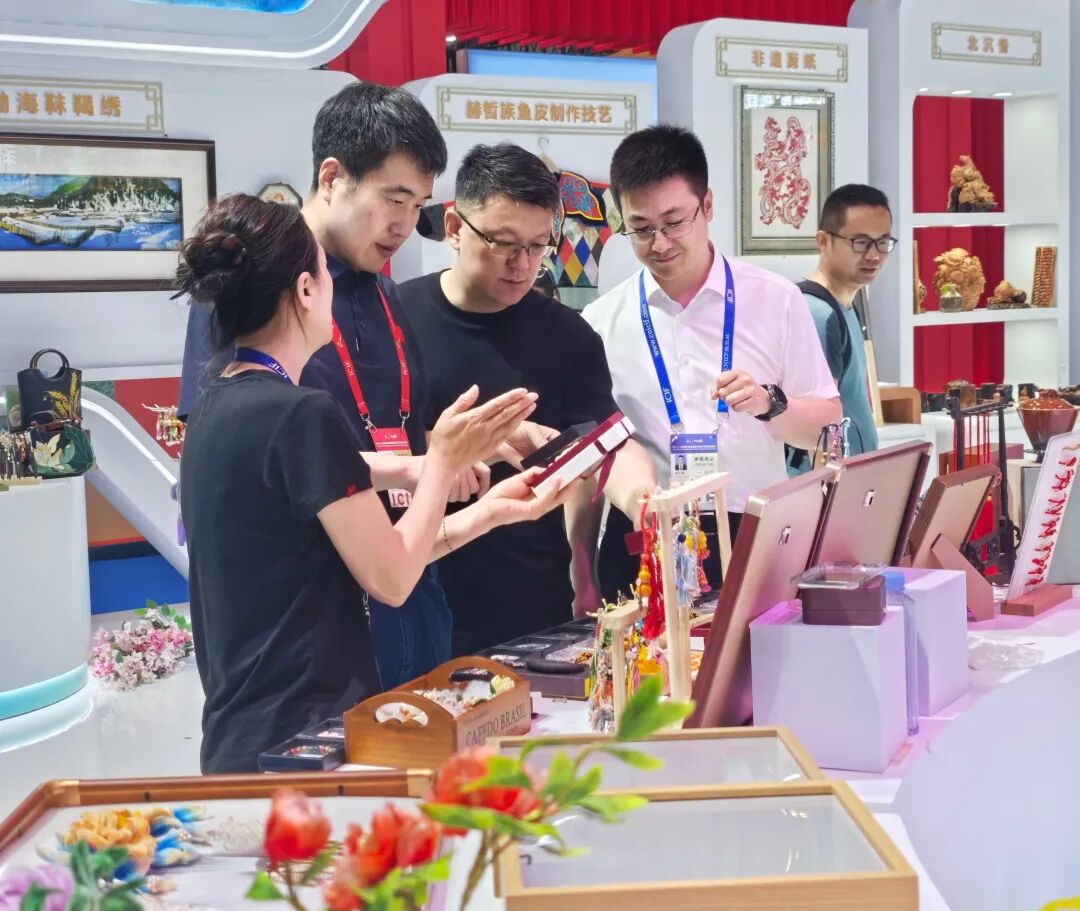 西安区创意设计企业万家结绳首秀深圳文博会&ensp;创意设计赋能非遗结绳焕发新生魅力